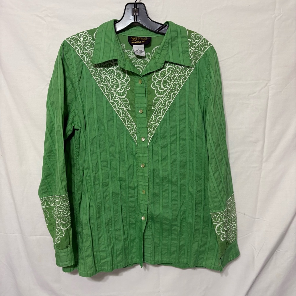Bob Mackie "Wearable Art" green 100% cotton embroidered button-front blouse - Picture 2 of 10